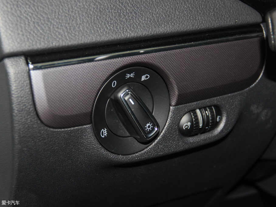 2016v 280TSI ԄR-Line