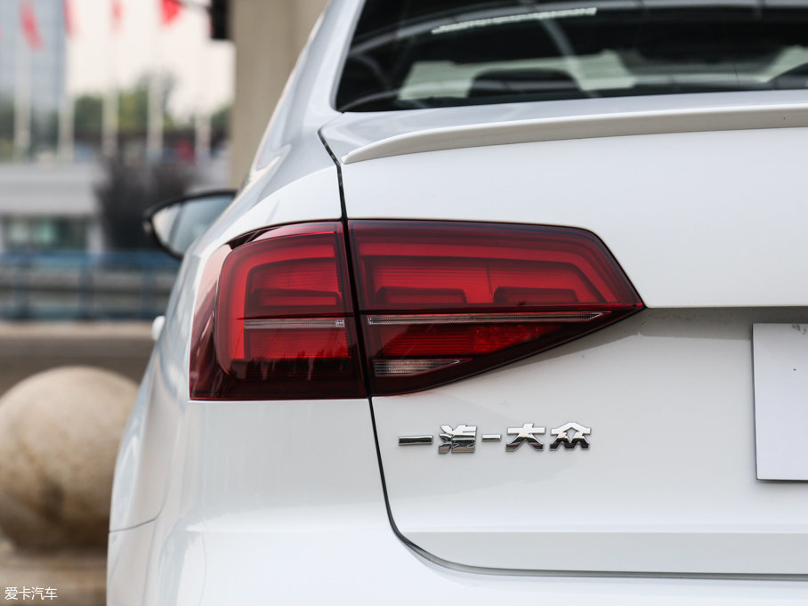 2016v 280TSI ԄR-Line