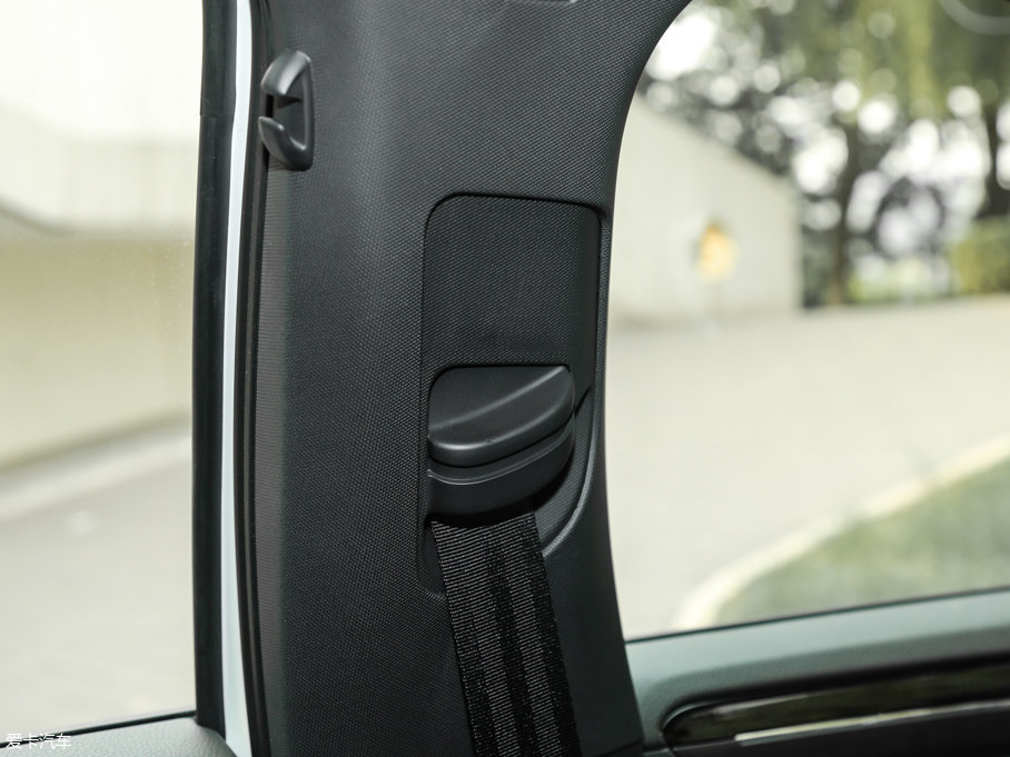 2016v 280TSI ԄR-Line