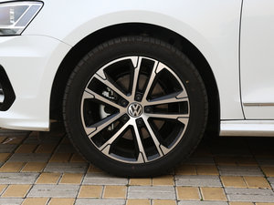 2016款280TSI 自动R-Line 轮圈