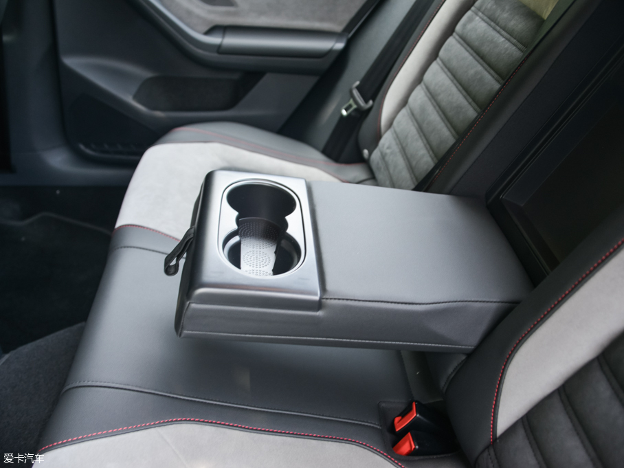 2016�����vGLI 2.0TSI GLI