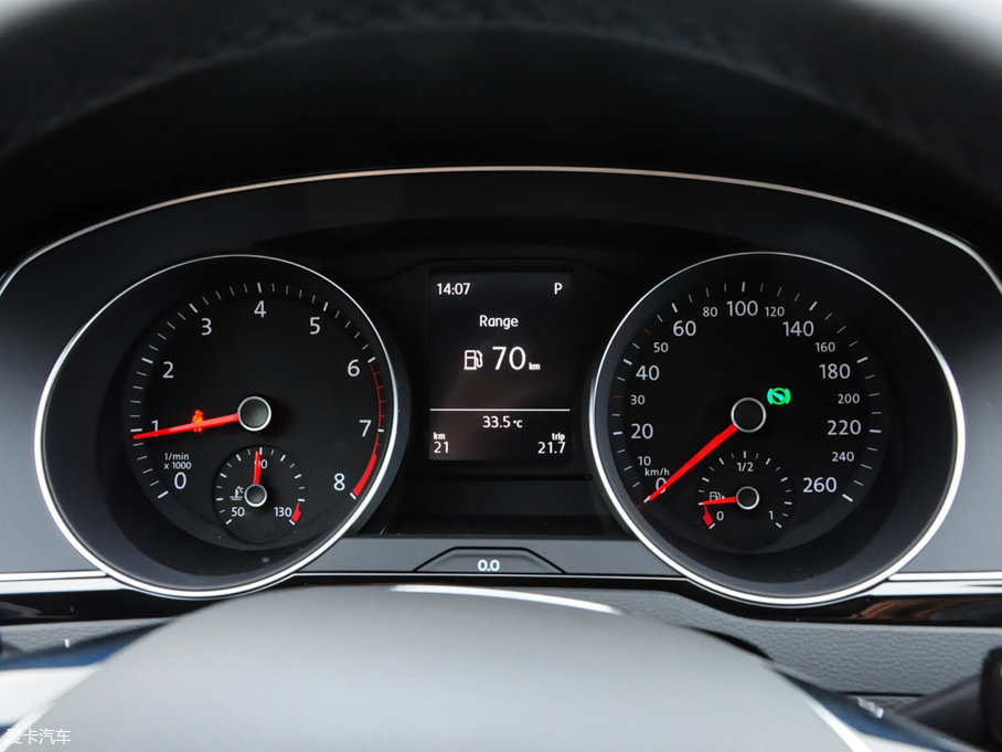 2017���~�v 330TSI DSG ���A��