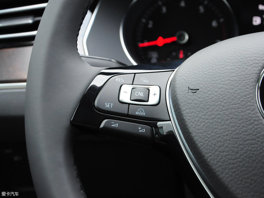 2017���~�v 330TSI DSG ���A��