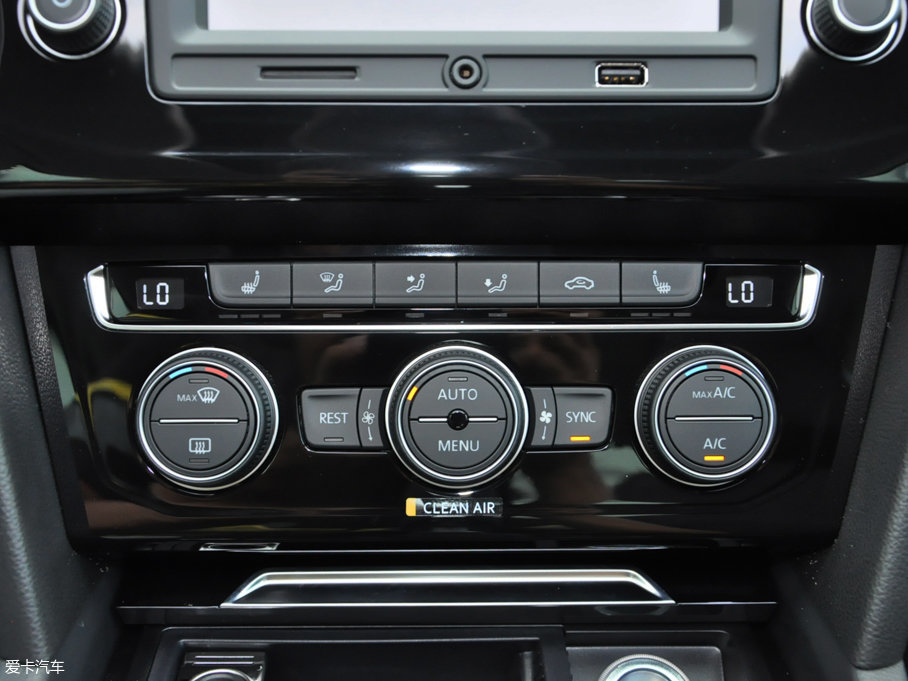 2017���~�v 330TSI DSG ���A��