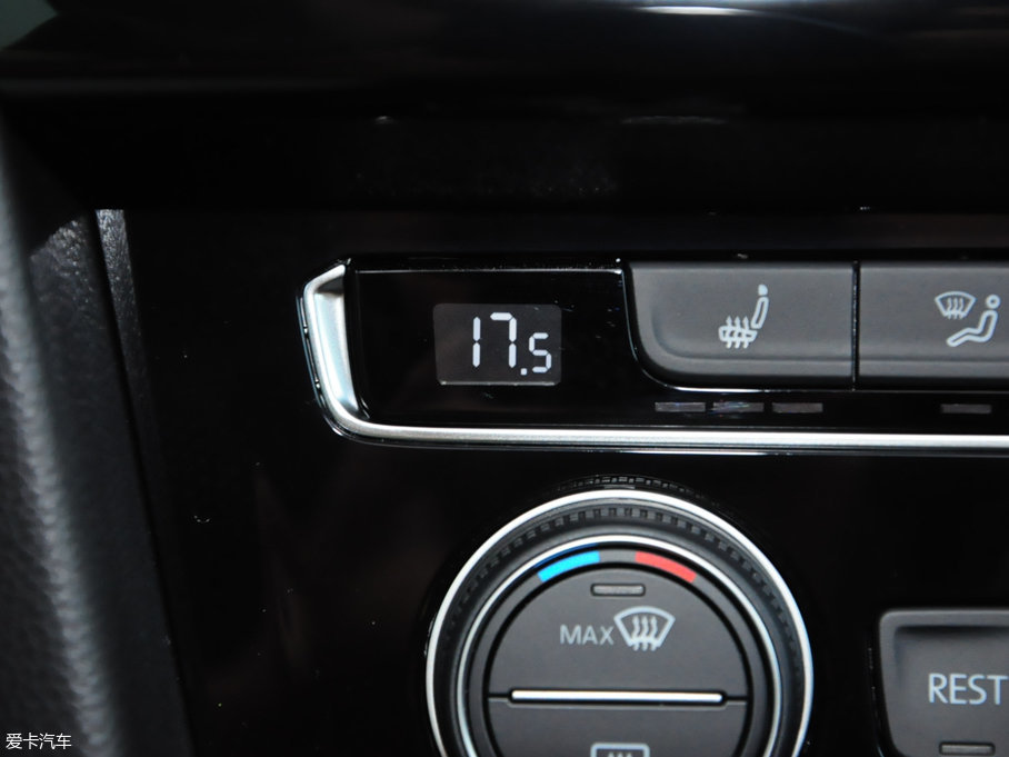 2017���~�v 330TSI DSG ���A��