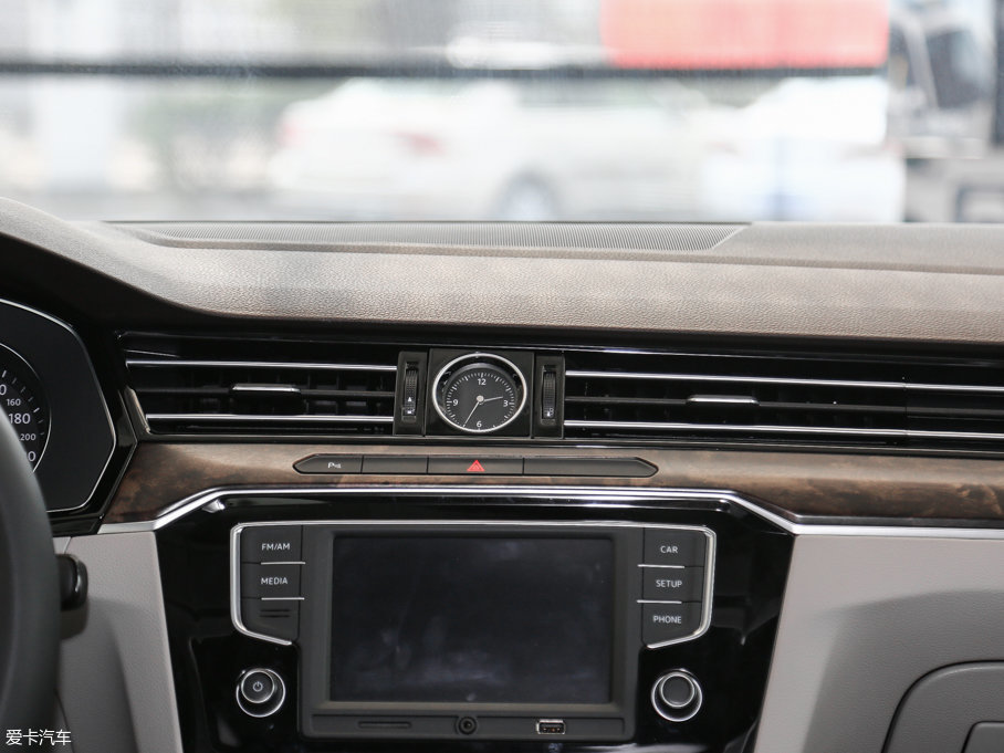 2018款迈腾内饰颜色图片