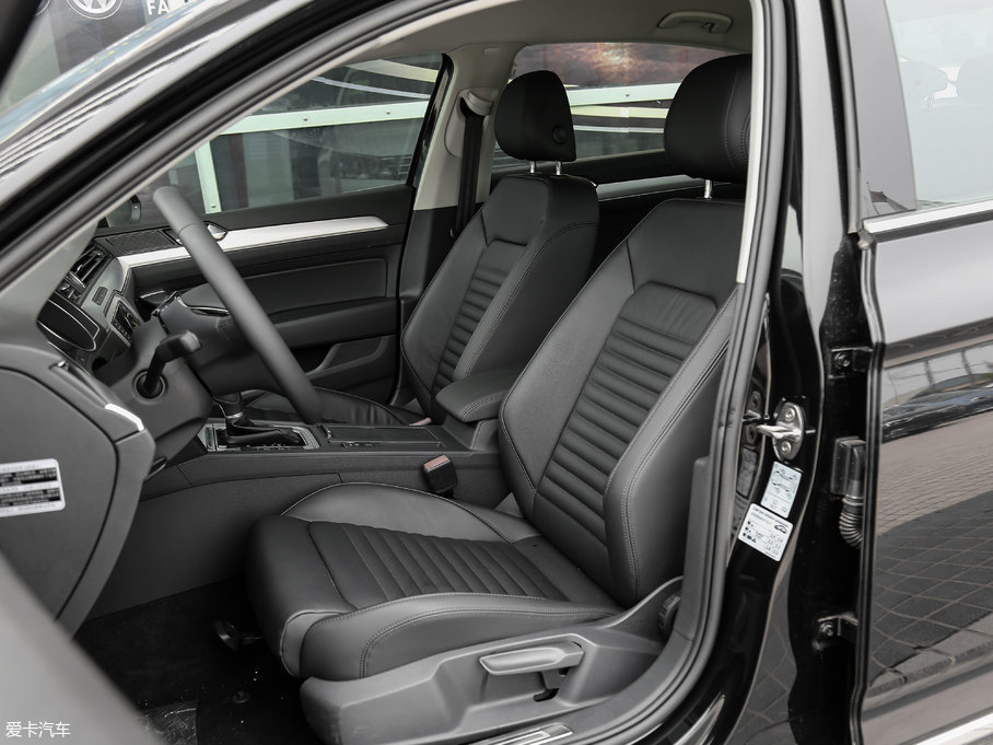 2017���~�v 330TSI DSG ���m��