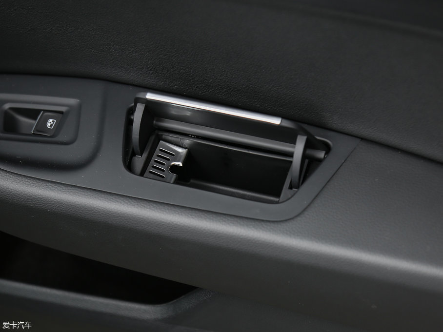 2017���~�v 330TSI DSG ���m��