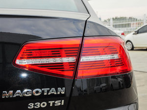 2017款330TSI DSG 豪华型 尾灯