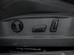 2017330TSI DSG A {{(dio)(ji)