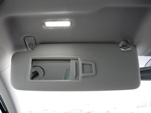 2017款330TSI DSG 豪华型 遮阳板（左）