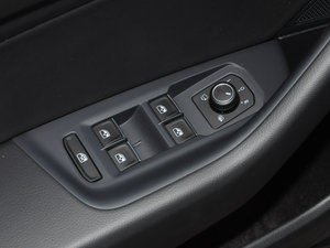 2017款330TSI DSG 豪华型 主驾车窗控制区	