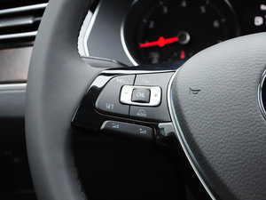 2017330TSI DSG A п؅^