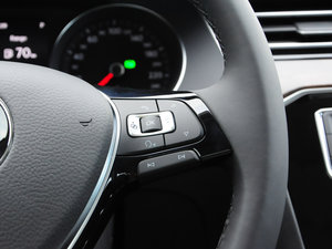 2017330TSI DSG A п؅^