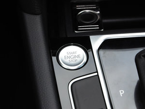 2017330TSI DSG A п؅^