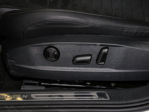 2017330TSI DSG A {{(dio)(ji)