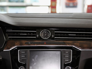 2017330TSI DSG A {(dio)L(fng)