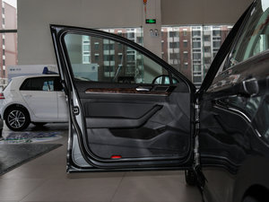 2017330TSI DSG A {λ܇T