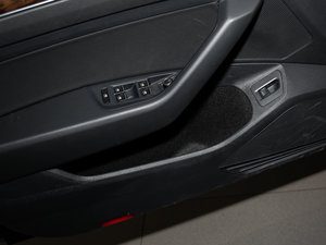 2017330TSI DSG A ǰTg