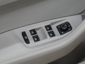 2017款380TSI DSG 豪华型 主驾车窗控制区	