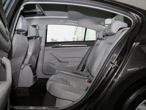 2017款380TSI DSG 豪华型 后排空间