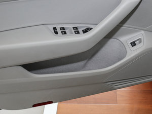 2017380TSI DSG A ǰTg