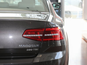 2017款380TSI DSG 豪华型 尾灯