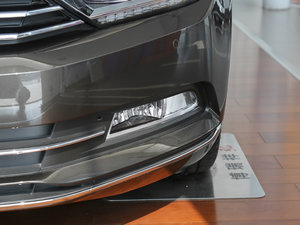 2017款380TSI DSG 豪华型 前雾灯