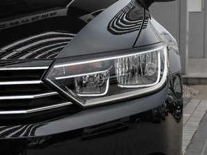 2017款330TSI DSG 舒适型 大灯