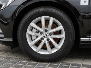 2017款330TSI DSG 舒适型 轮圈