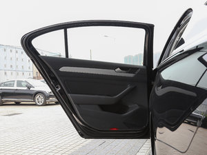 2017款330TSI DSG 舒适型 左后车门