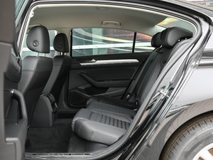 2017款330TSI DSG 舒适型 后排空间