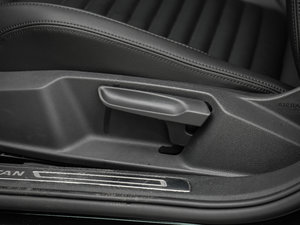 2017330TSI DSG m {{(dio)(ji)