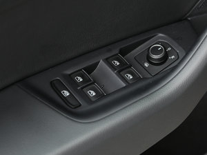 2017款330TSI DSG 舒适型 主驾车窗控制区	