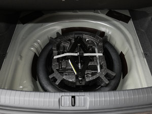 2017款330TSI DSG 舒适型 备胎