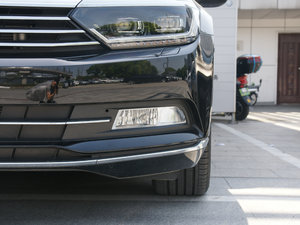 2017款380TSI DSG 尊贵型 前雾灯