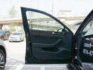 2017款380TSI DSG 尊贵型 驾驶位车门