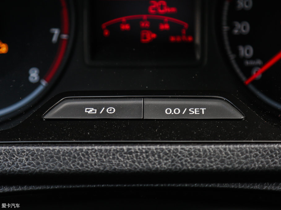 2017_(d) 1.4L քӕr(sh)