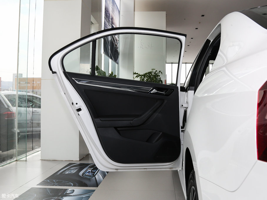 2017_(d) 230TSI Ԅ(dng)\(yn)(dng)