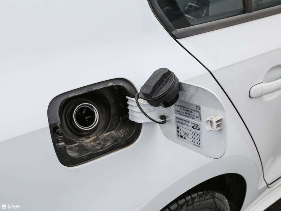 2017v 280TSI ԄR-Line