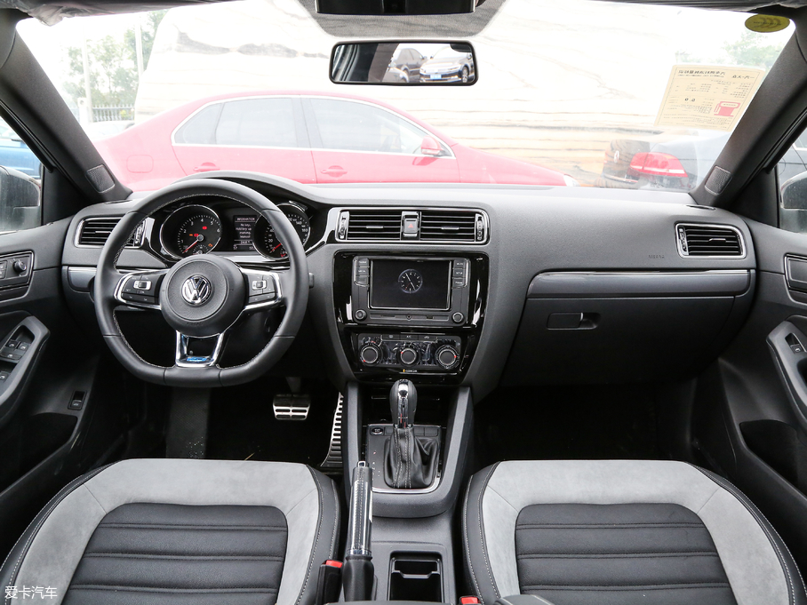 2017v 280TSI ԄR-Line