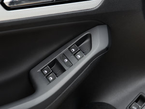 2017230TSI քm {܇ƅ^(q)	