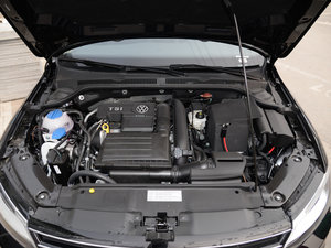 2017款230TSI 手动舒适型 发动机