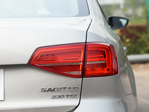 2017款230TSI DSG舒适型 尾灯