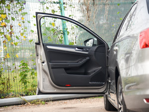 2017230TSI DSGm {λ܇T