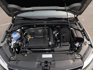 2017款230TSI DSG舒适型 发动机