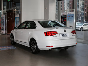 2017款1.6L 手动舒适型 左后45度
