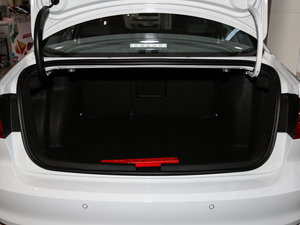 2017款1.6L 手动舒适型 行李厢空间