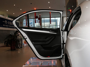 2017款1.6L 手动舒适型 左后车门