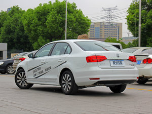 2017款180TSI 自动臻享型 左后45度